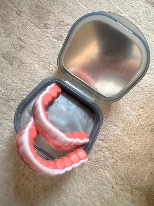 Heaceit Teeth Whitening Kit with Custom Fit Case - Image 2